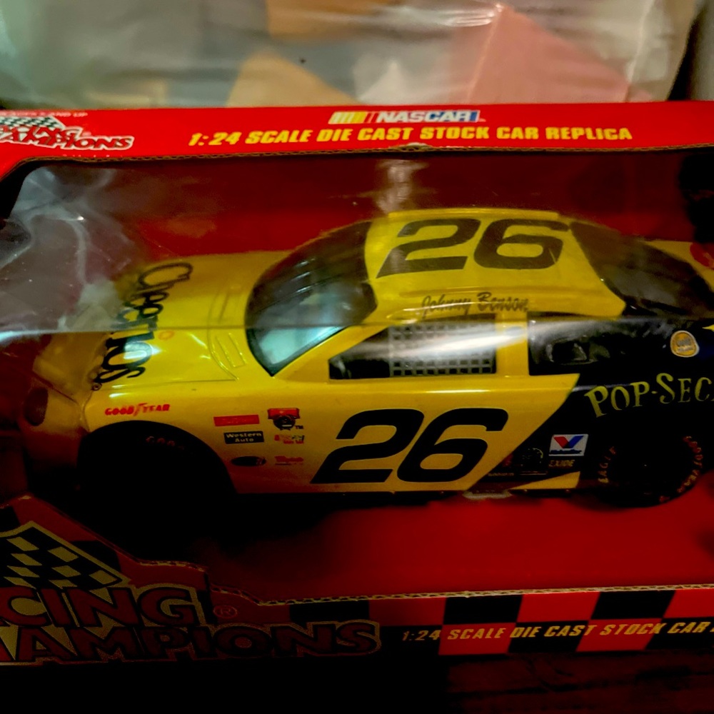 Racing car